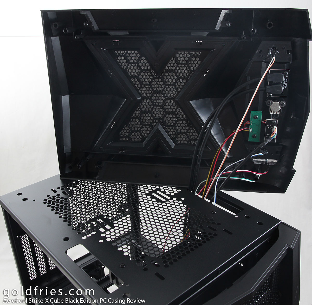 AeroCool Strike-X Cube Black Edition PC Casing Review